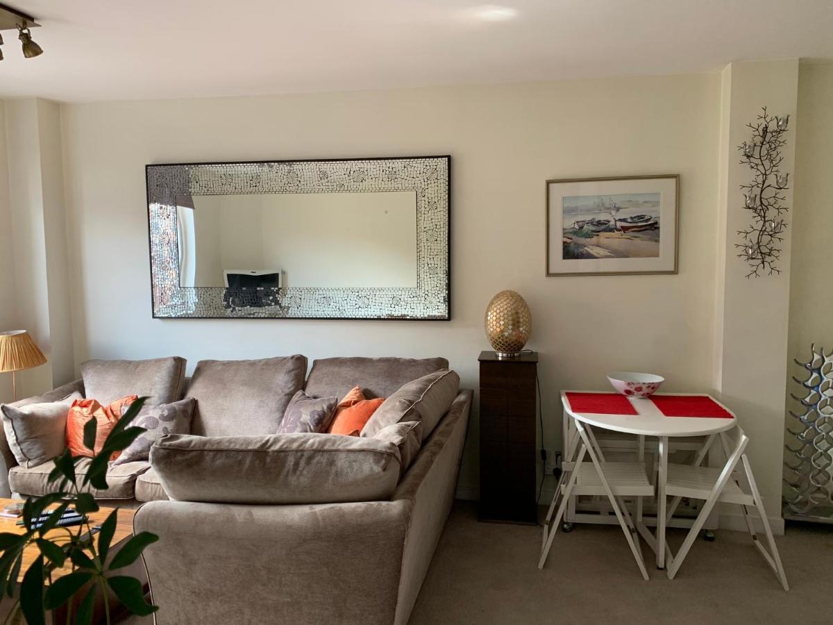 4 The Courtyard Central Windsor 2Br Kültér fotó