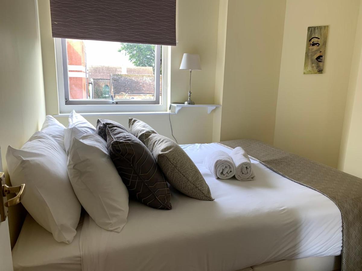 4 The Courtyard Central Windsor 2Br Kültér fotó